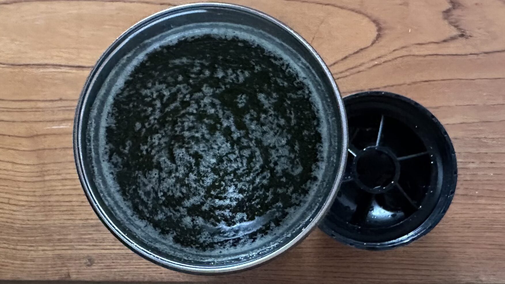 VALX EAA9を水に溶かした写真