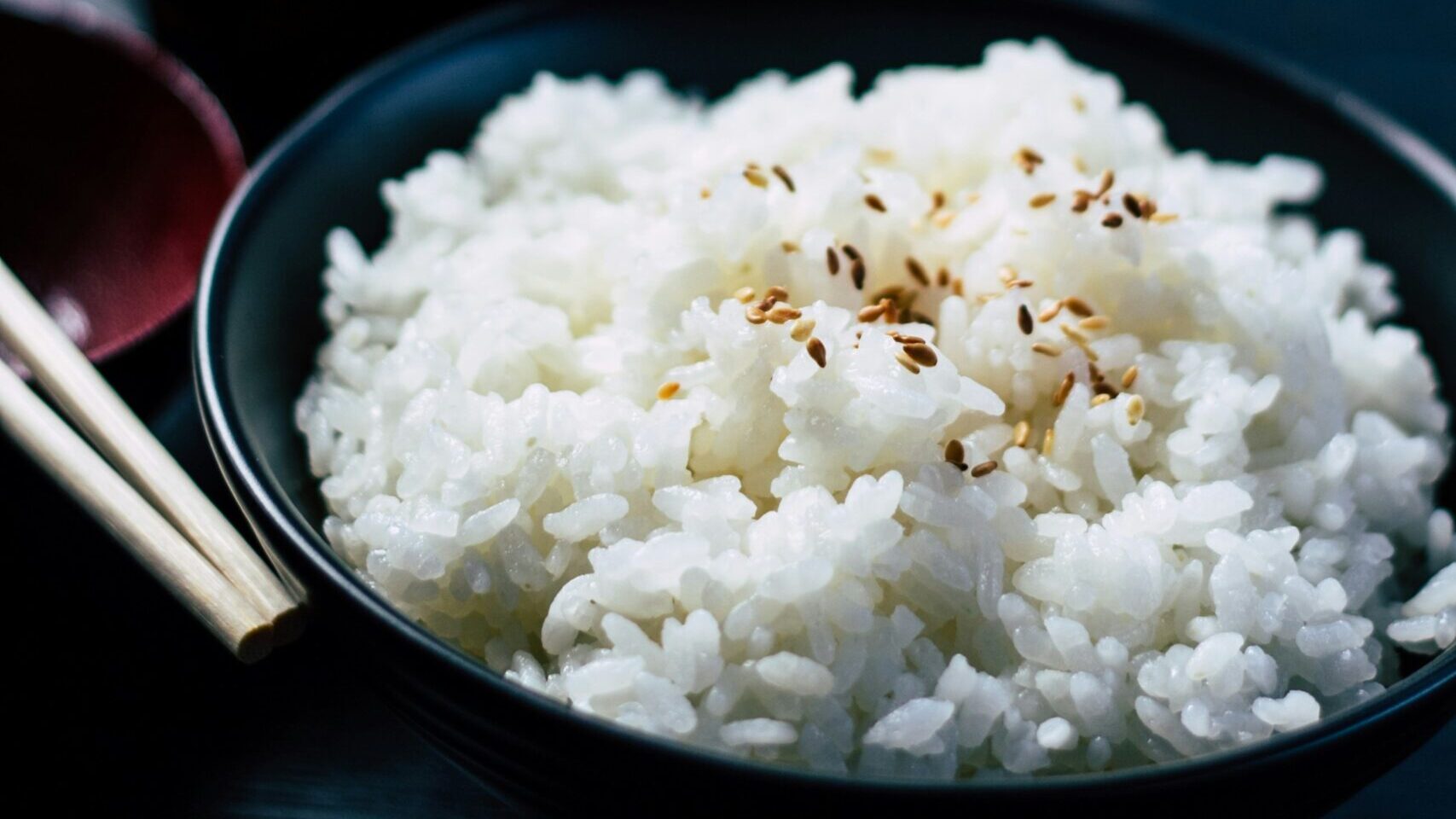 茶碗に盛られたご飯